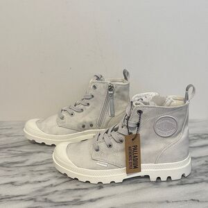 New Palladium pampa lighr Gray High-Top Sneakers women’s sz 7 NWT